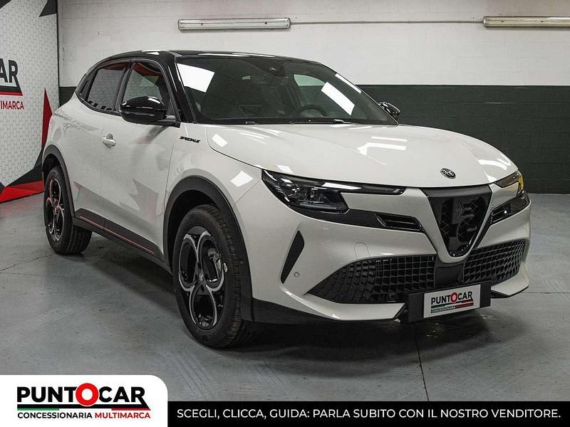 Nuova Alfa Romeo Junior Edizione Speciale 136 CV (100 kW) 2026 Bianco SUV