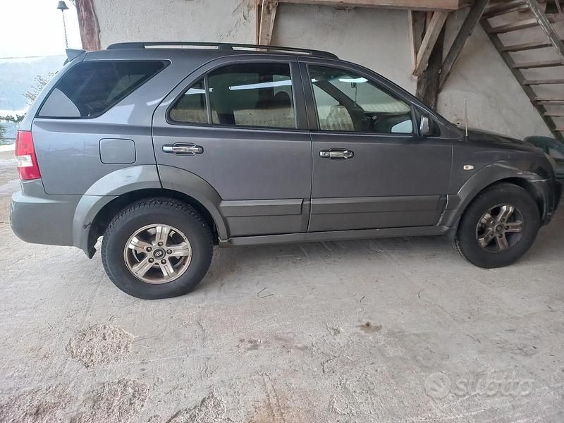 Grigio Usata 2006 Kia Sorento SUV | 3500 € (Buon prezzo) - Immagine 1/4