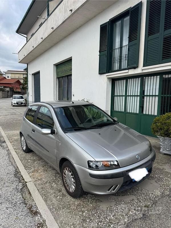 Usata Fiat Punto 80 CV (58 kW) 2000 Grigio Utilitaria