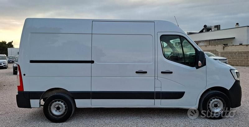 Usata Renault Master 135 CV (99 kW) 2021 Bianco Berlina