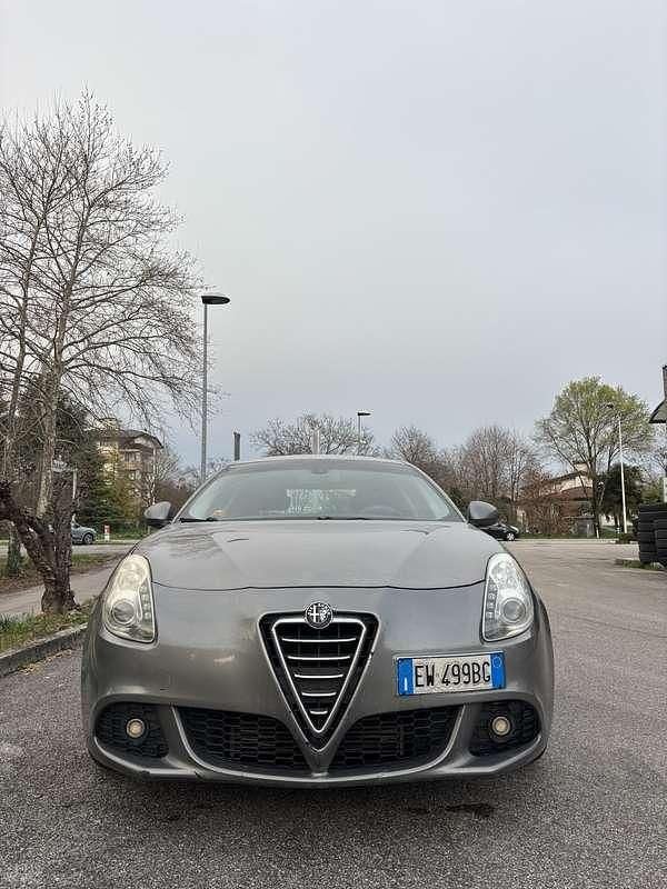 Usata Alfa Romeo Giulietta Veloce 120 CV (88 kW) 2013 Utilitaria