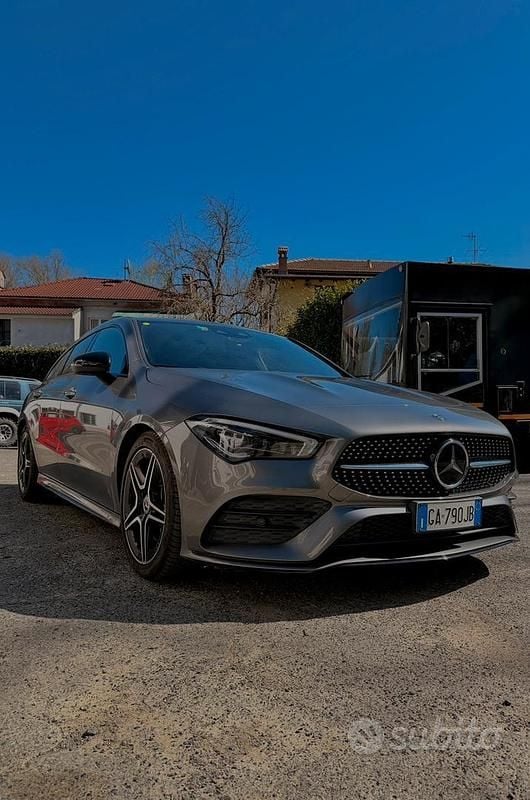 Usata Mercedes CLA200 163 CV (119 kW) 2020 Grigio Station wagon