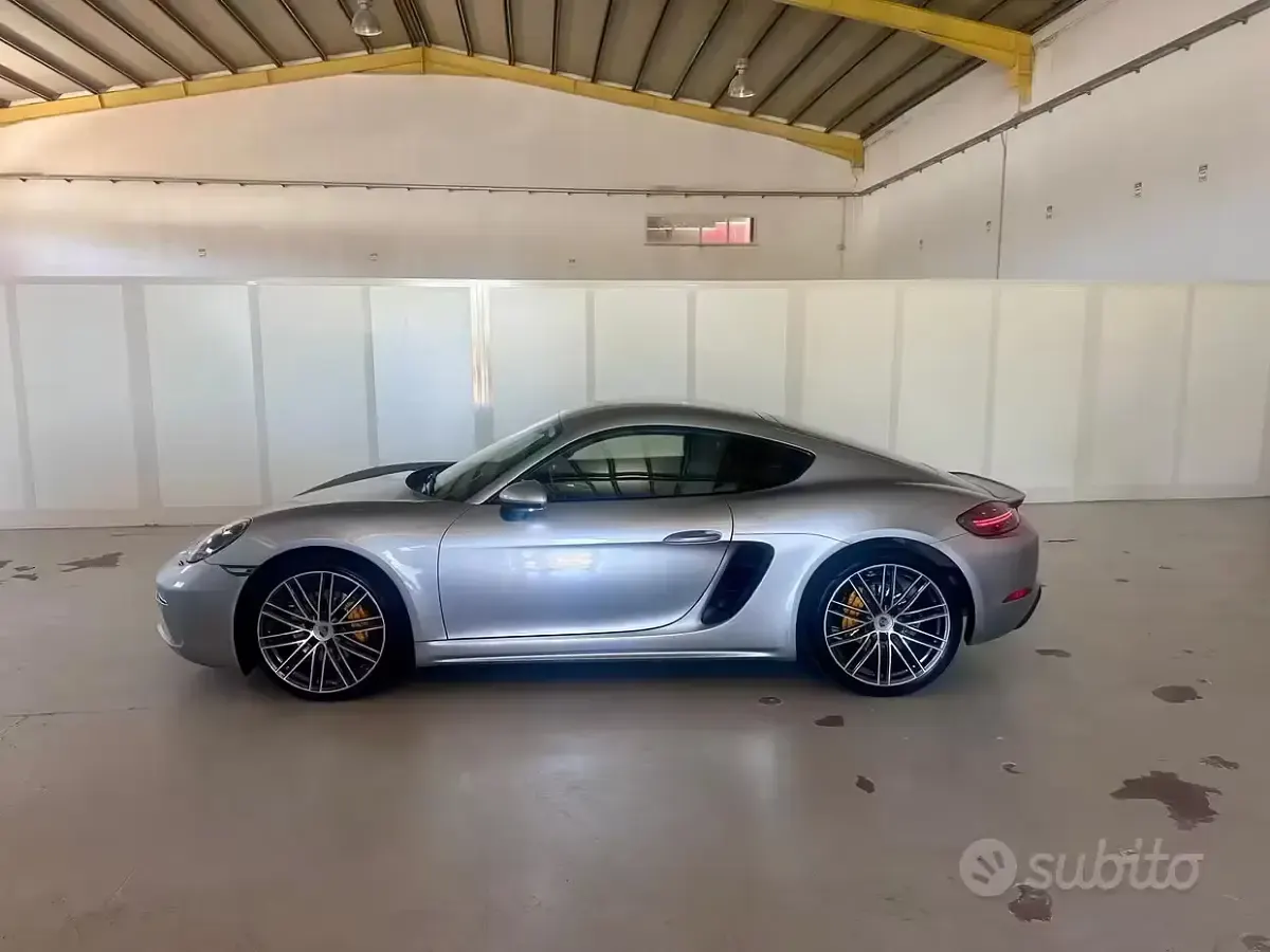 Usata Porsche 718 Cayman 300 CV (220 kW) 2018 Grigio Coupé