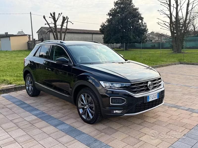 Usata VW T-Roc 150 CV (110 kW) 2021 Nero SUV