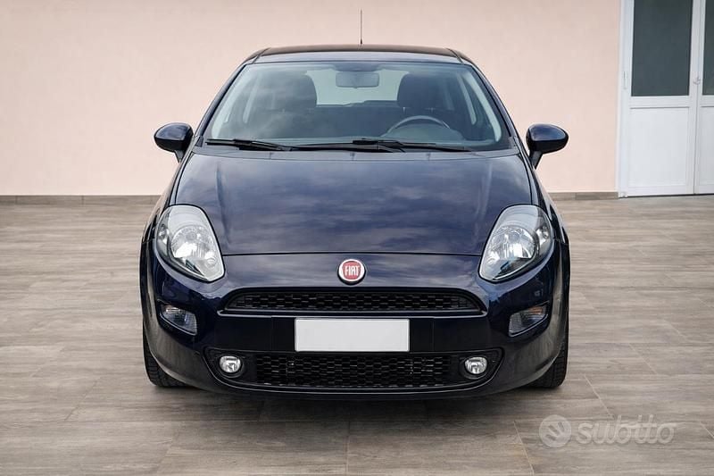 Usata Fiat Punto Emotion 77 CV (56 kW) 2015 Utilitaria