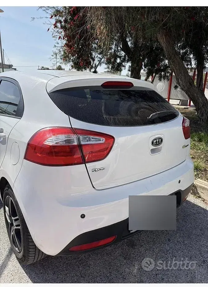 Usata Kia Rio 75 CV (55 kW) 2012 Berlina