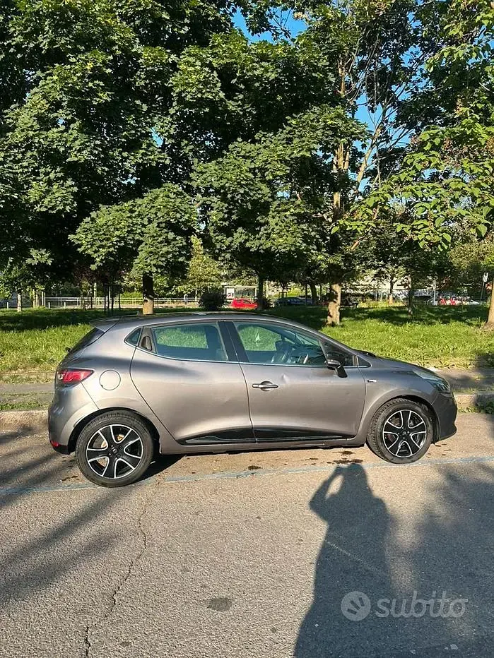 Usata Renault Clio 90 CV (66 kW) 2016 Grigio Utilitaria