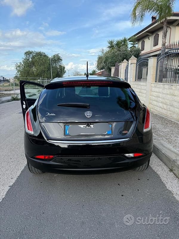 Usata Lancia Delta 120 CV (88 kW) 2009 Nero Utilitaria