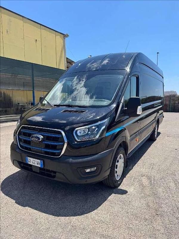 Usata Ford Transit Trend 85 kW (116 CV) 2023 Nero metallizzato Monovolume