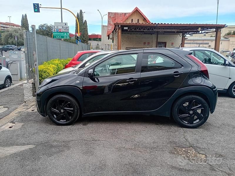 Usata Toyota Aygo X Lounge 72 CV (52 kW) 2023 Nero SUV