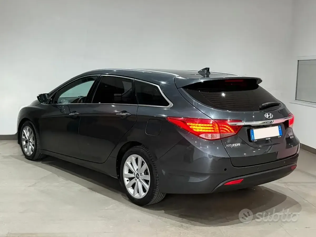 Usata Hyundai i40 136 CV (100 kW) 2015 Grigio Station wagon
