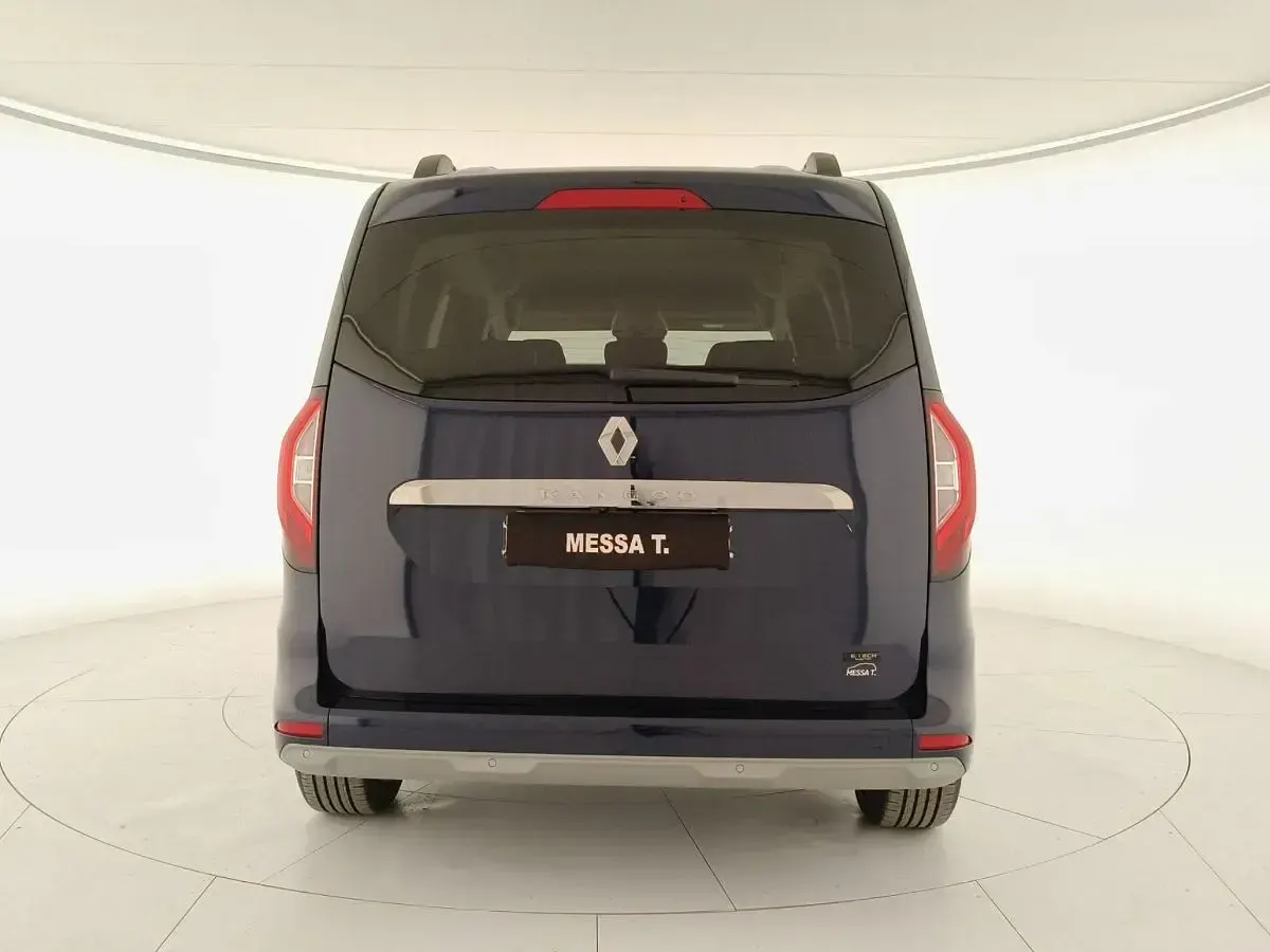 Usata Renault Kangoo Techno 80 kW (109 CV) 2024 Blu sodalite Monovolume