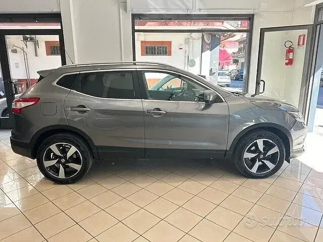 Usata Nissan Qashqai 110 CV (80 kW) 2017 Grigio SUV