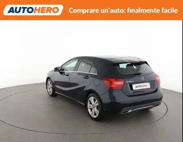 Usata Mercedes A180 108 CV (79 kW) 2017 Blu Utilitaria
