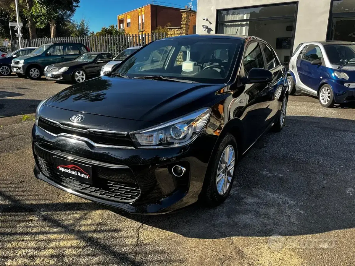 Usata Kia Rio 84 CV (61 kW) 2019 Nero Berlina