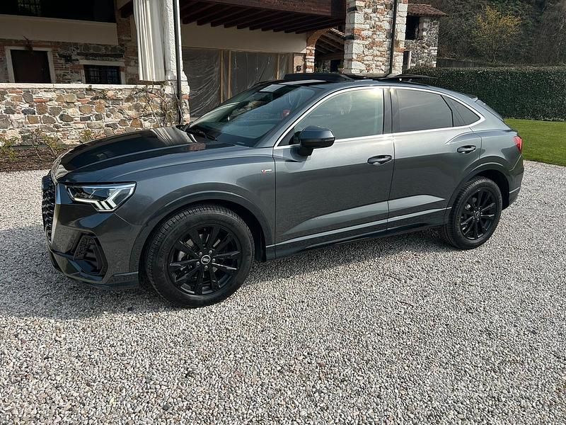 Usata Audi Q3 Sportback 204 CV (150 kW) 2021 Grigio SUV