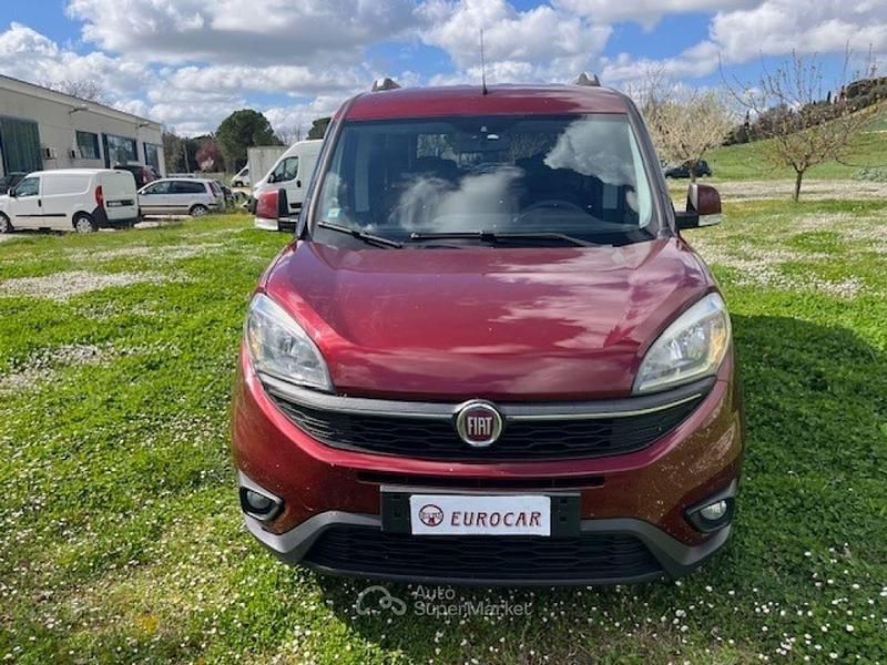 Usata Fiat Doblò Easy 95 CV (69 kW) 2016 Bordeaux Monovolume