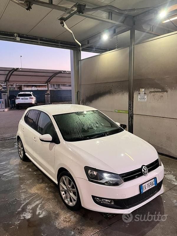 Używany VW Polo 90 KM (66 kW) 2012 Biały Hatchback