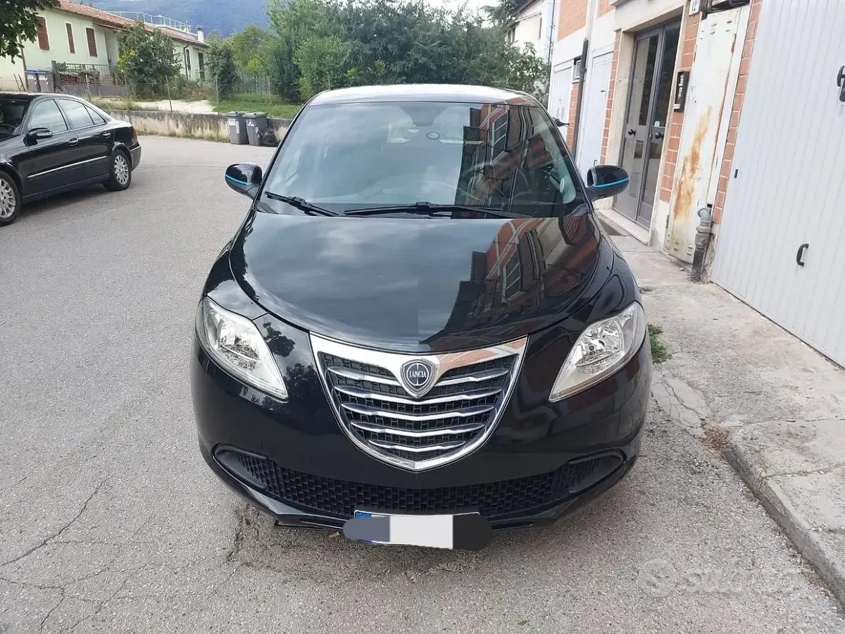 Usata Lancia Ypsilon 2013 Nero Utilitaria