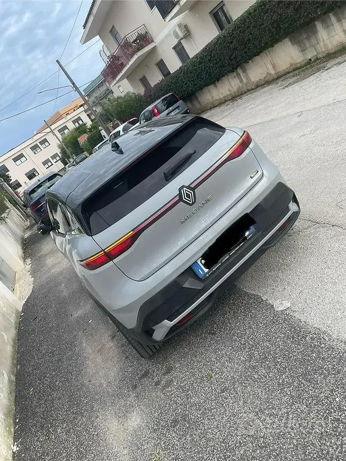 Usata Renault Mégane 55 kW (75 CV) 2023 Grigio Berlina