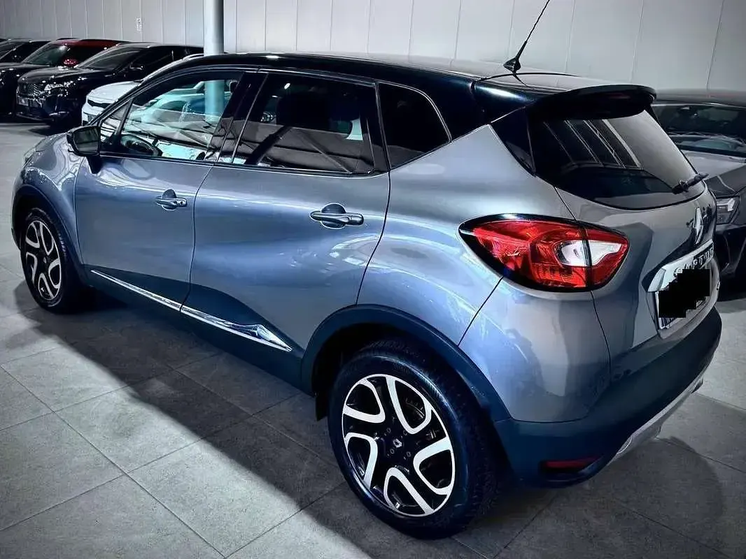 Usata Renault Captur Zen 90 CV (66 kW) 2017 Grigio SUV