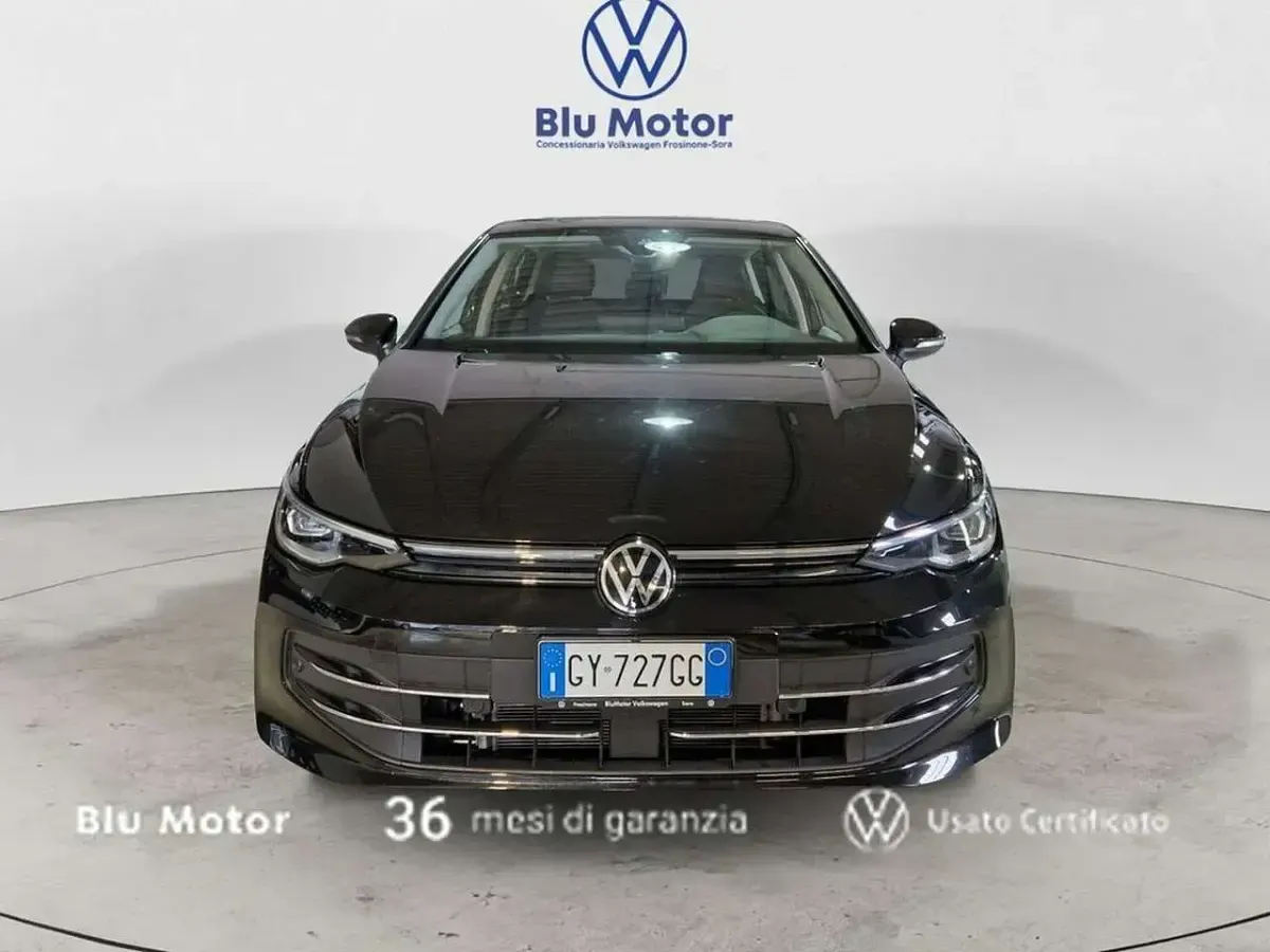Usata VW Golf VIII Style 150 CV (110 kW) 2025 Grenadill black metallizzato Berlina