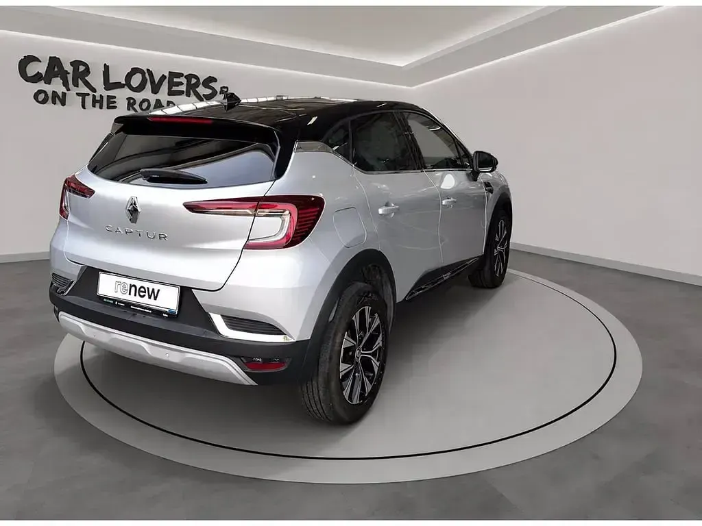Usata Renault Captur Techno 140 CV (102 kW) 2023 Grigio chiaro SUV