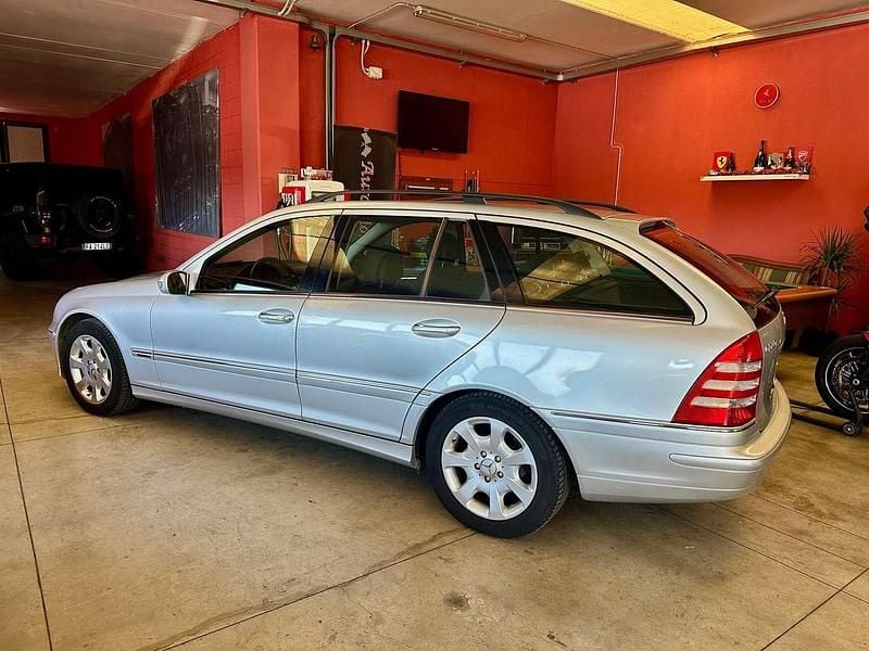 Usata Mercedes C220 Elegance 150 CV (110 kW) 2006 Argento Station wagon