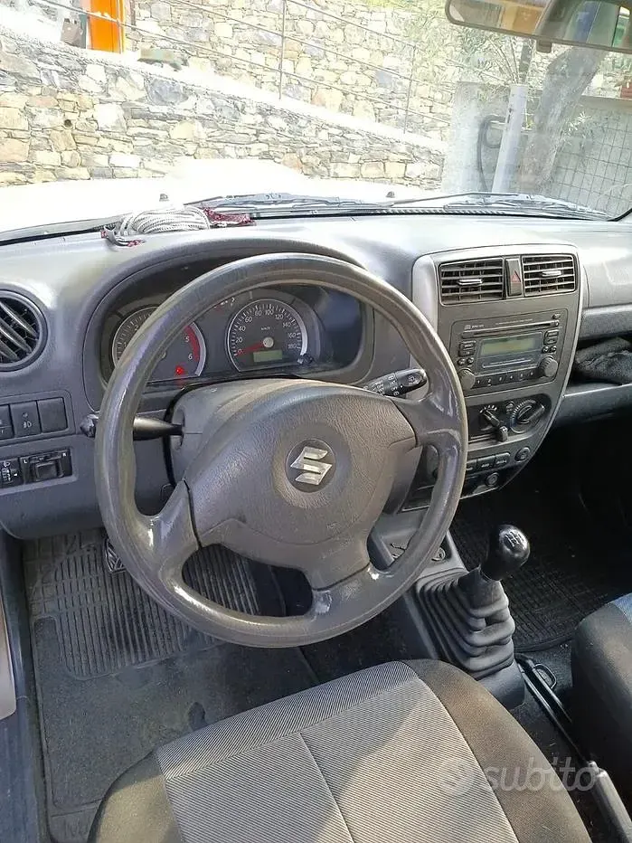 Usata Suzuki Jimny 65 CV (47 kW) 2011 SUV