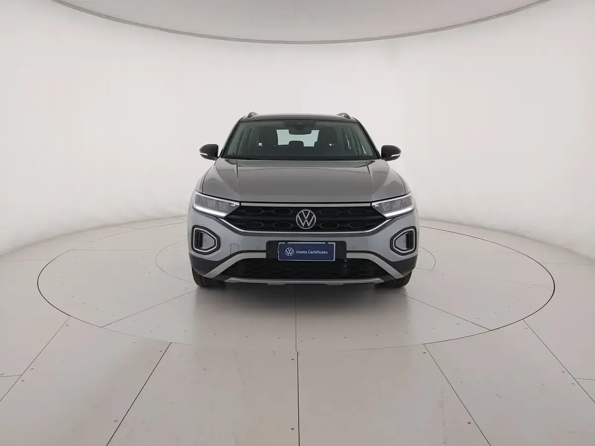 Usata VW T-Roc Life 116 CV (85 kW) 2025 Pyrit silver metallizzato nero SUV