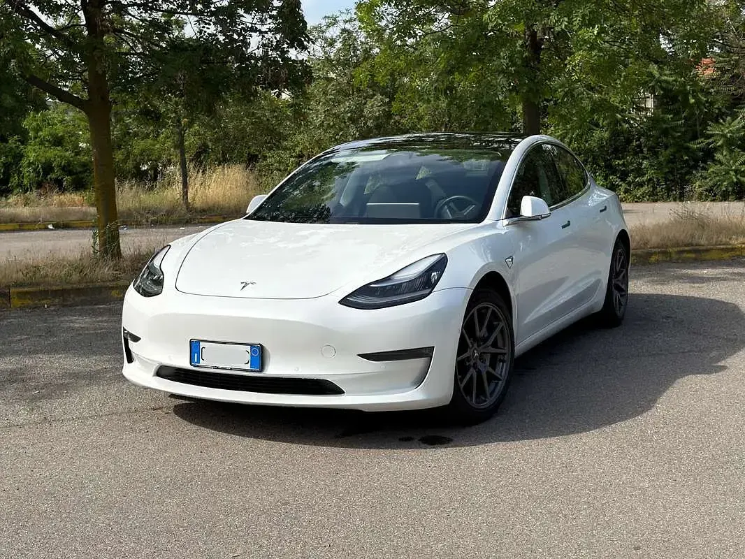 Usata Tesla Model 3 Long Range AWD 152 kW (208 CV) 2020 Bianco Berlina