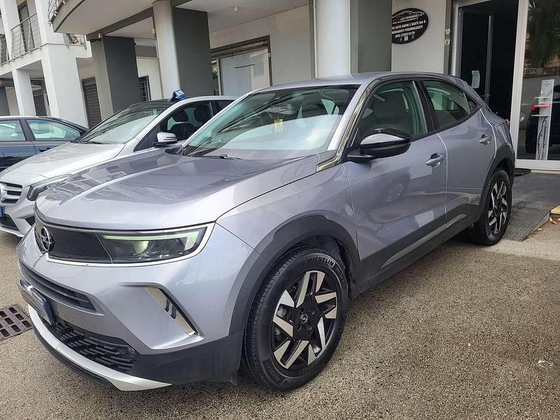 Argento Usata 2021 Opel Mokka Elegance SUV | 16.499 € (Buon prezzo) - Immagine 1/4