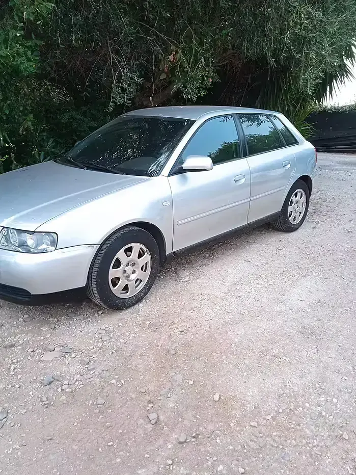 Usata Audi A3 102 CV (75 kW) 2002 Grigio Utilitaria