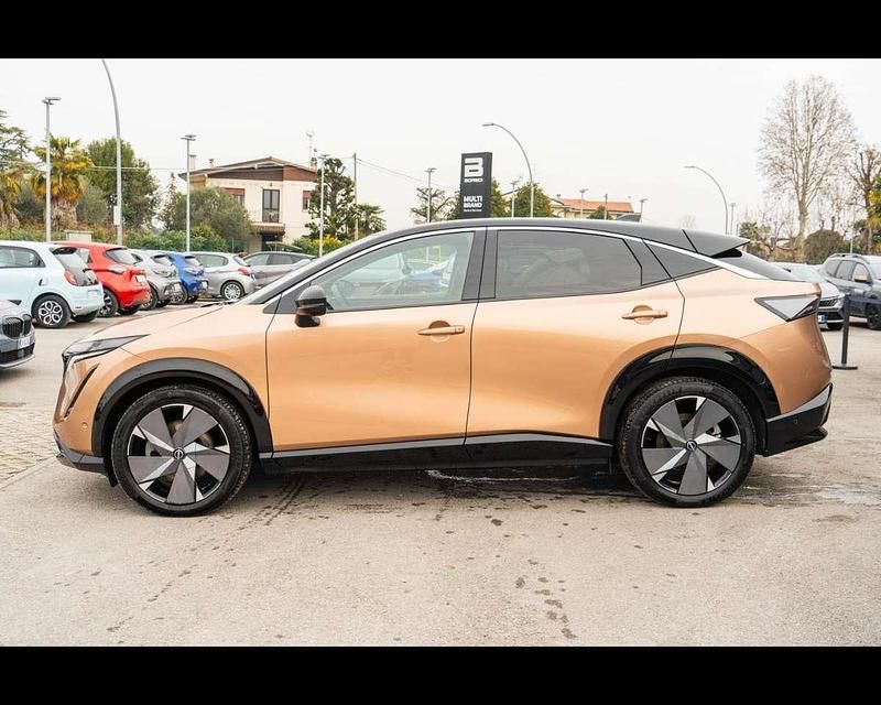 Usata Nissan Ariya Evolve 44 kW (61 CV) 2022 Oro SUV