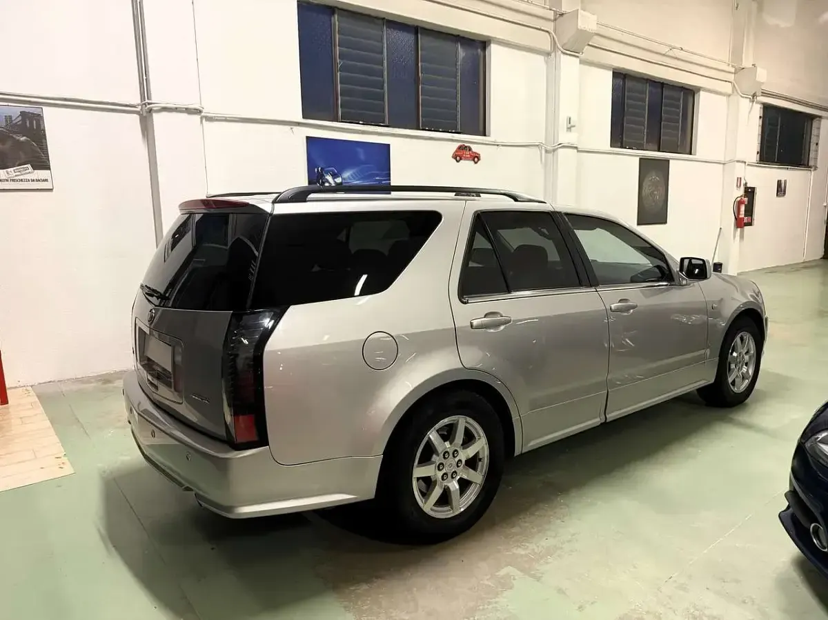 Usata Cadillac SRX 258 CV (189 kW) 2010 Grigio SUV