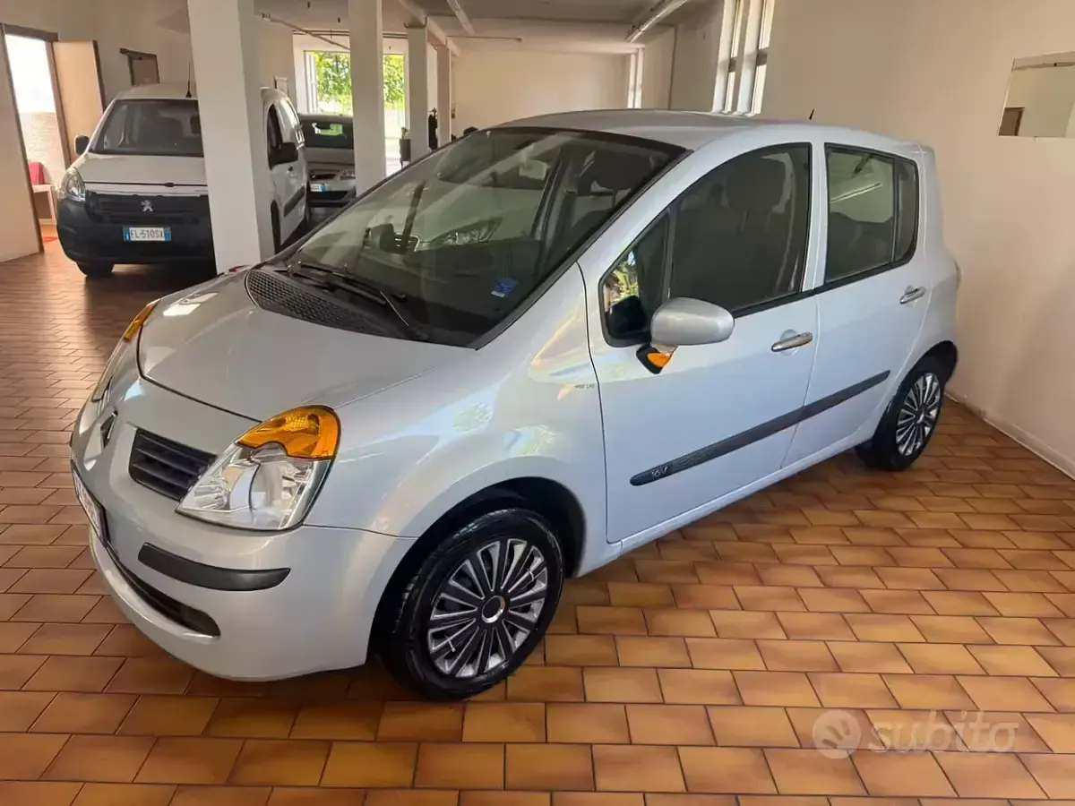 Usata Renault Modus 75 CV (55 kW) 2005 Grigio Monovolume