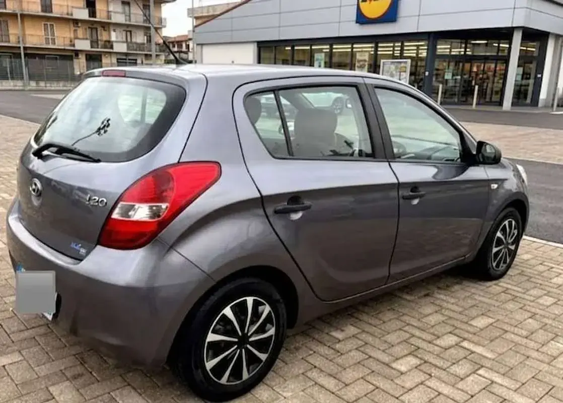 Usata Hyundai i20 Classic 77 CV (56 kW) 2009 Grigio Utilitaria