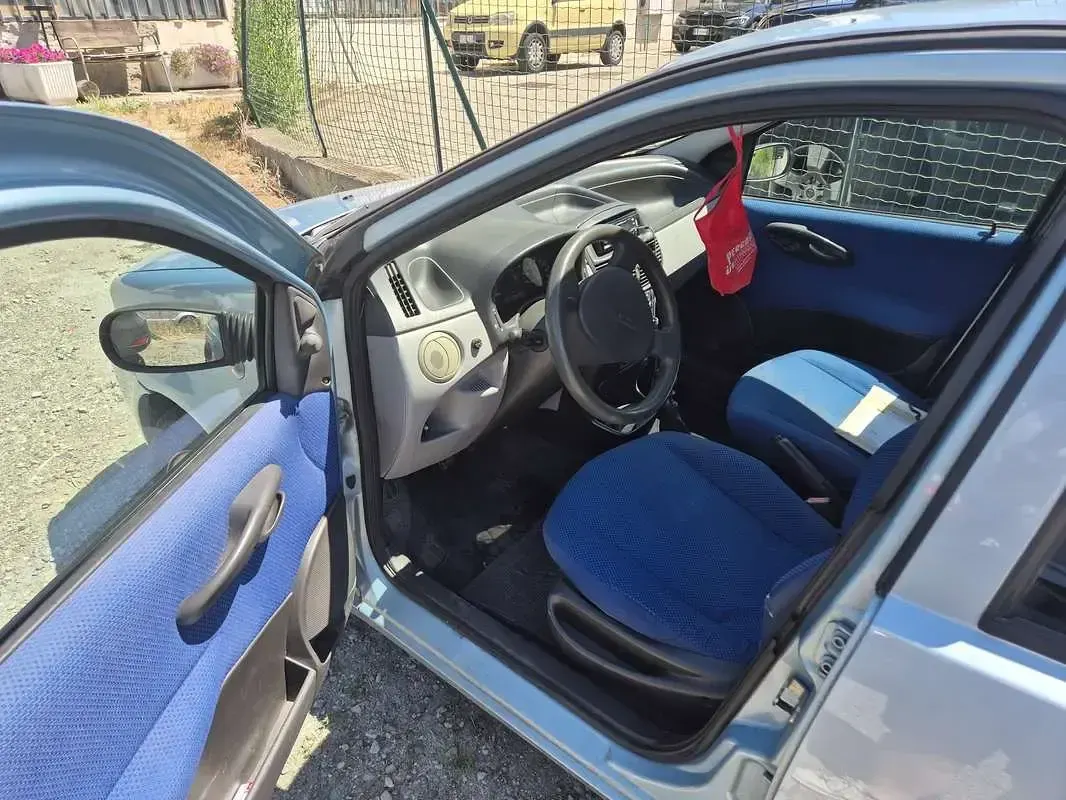 Usata Fiat Punto 80 CV (58 kW) 2002 Utilitaria