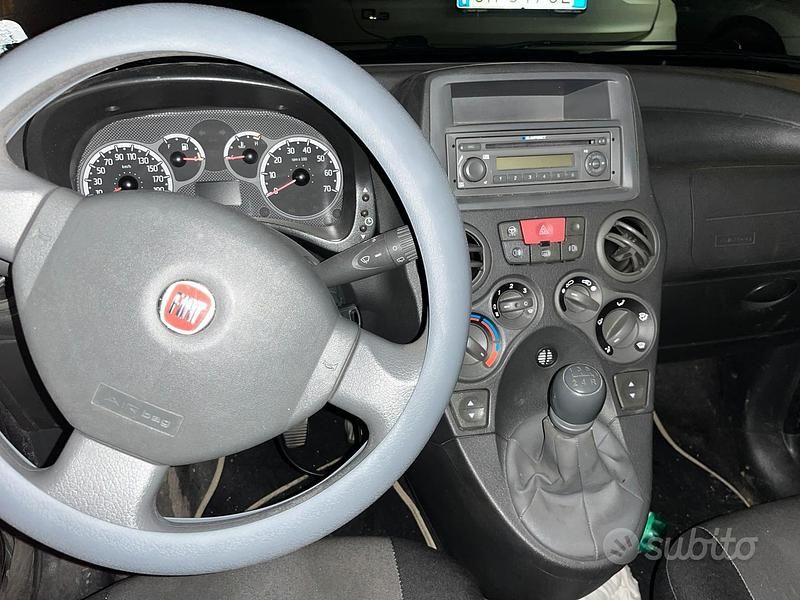 Usata Fiat Panda 69 CV (50 kW) 2011 Grigio Utilitaria