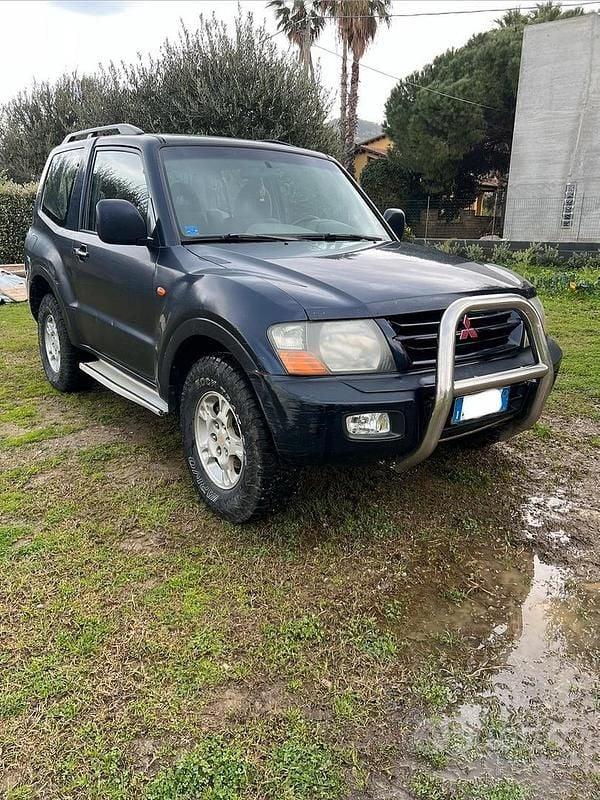 Usata Mitsubishi Pajero 2002 Blu SUV