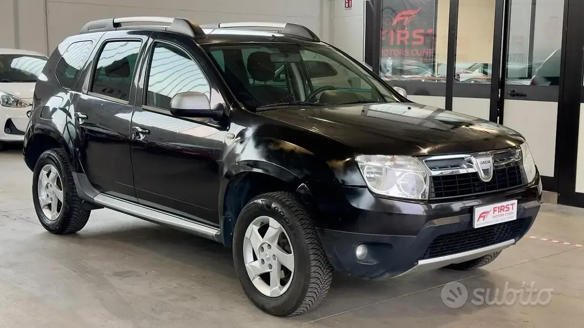 Usata Dacia Duster Lauréate 105 CV (77 kW) 2011 Nero SUV
