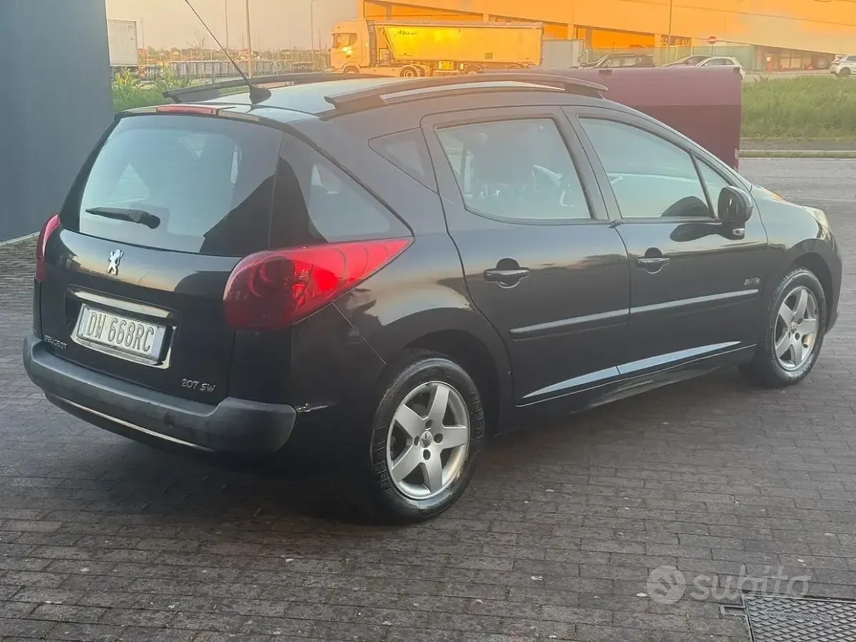 Usata Peugeot 207 90 CV (66 kW) 2009 Nero Station wagon