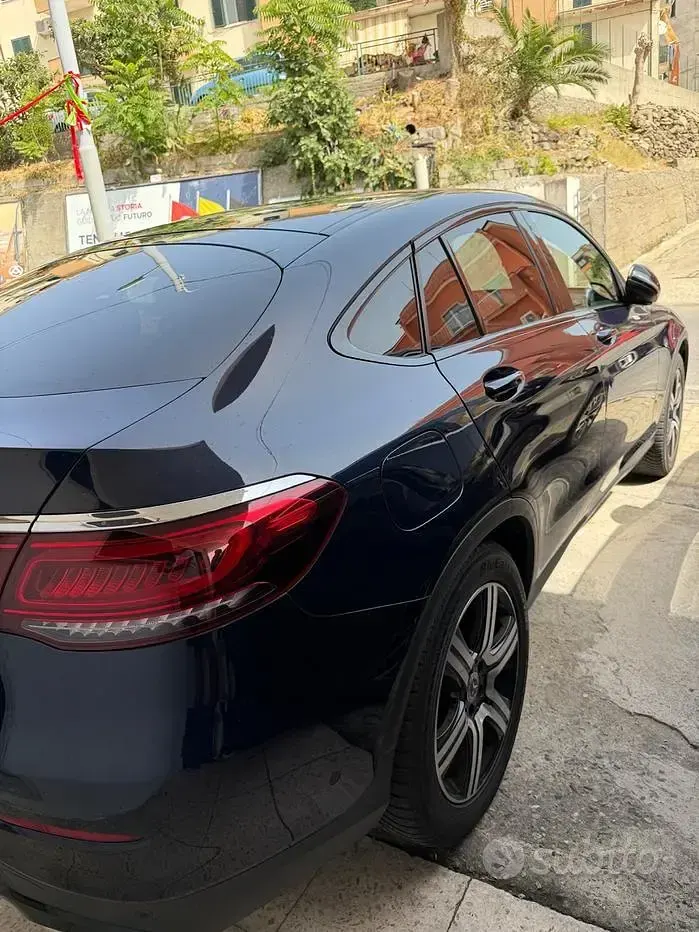 Usata Mercedes GLC220 194 CV (142 kW) 2022 Bluazzurro SUV