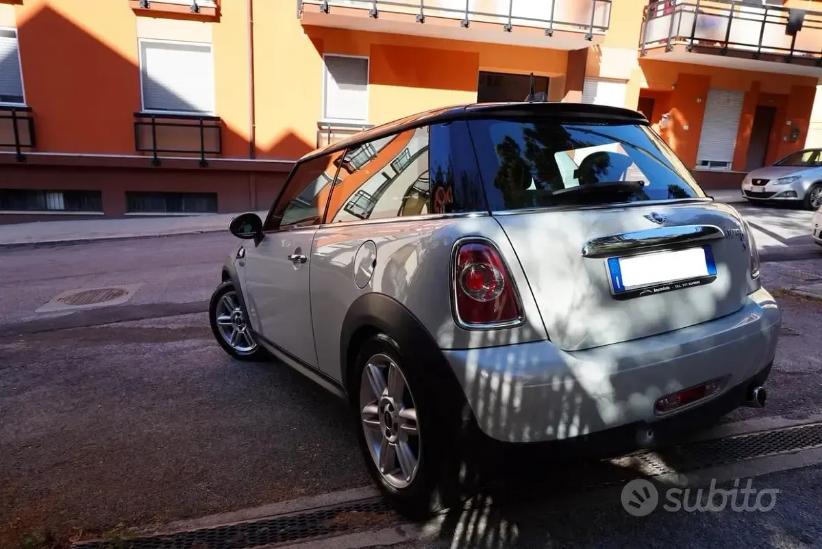 Usata Mini Cooper D 116 CV (85 kW) 2013 Grigio Utilitaria