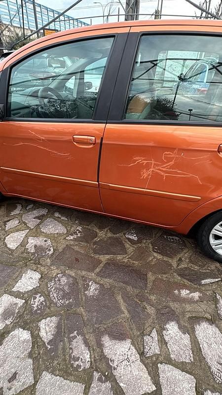 Usata Fiat Idea Emotion 69 CV (50 kW) 2004 Arancione Monovolume