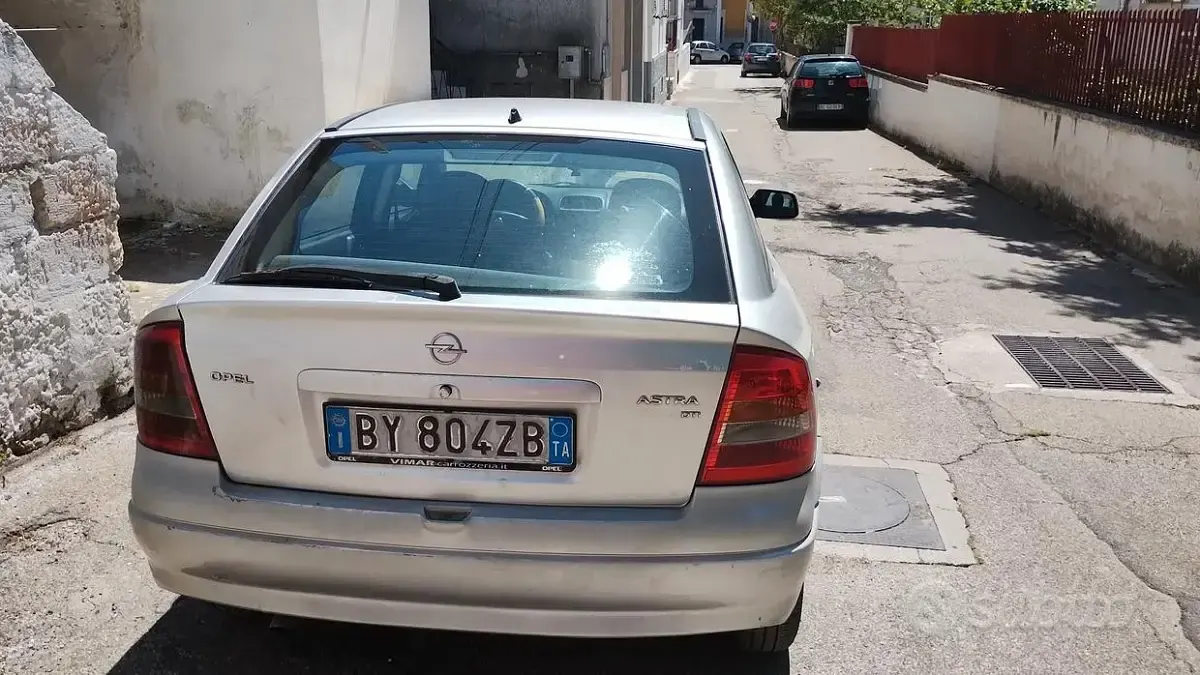 Usata Opel Astra 68 CV (50 kW) 2002 Grigio Berlina