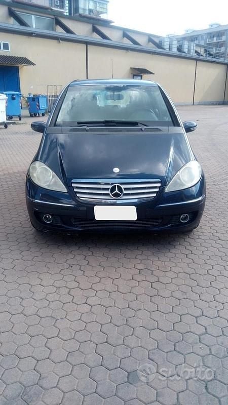 Usata Mercedes A180 Avantgarde 109 CV (80 kW) 2005 Blu Berlina