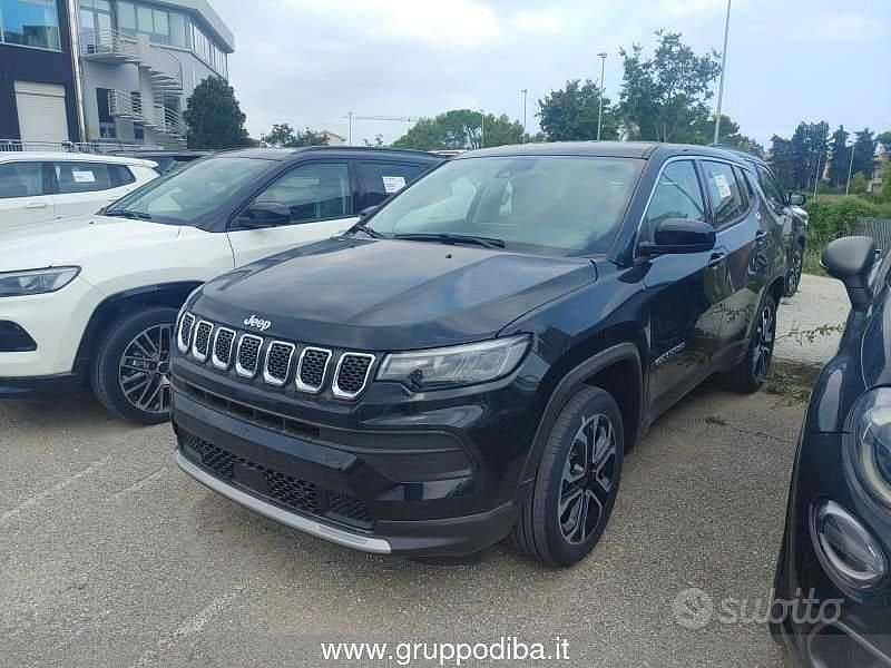 Usata Jeep Compass Altitude 130 CV (95 kW) 2024 Nero SUV