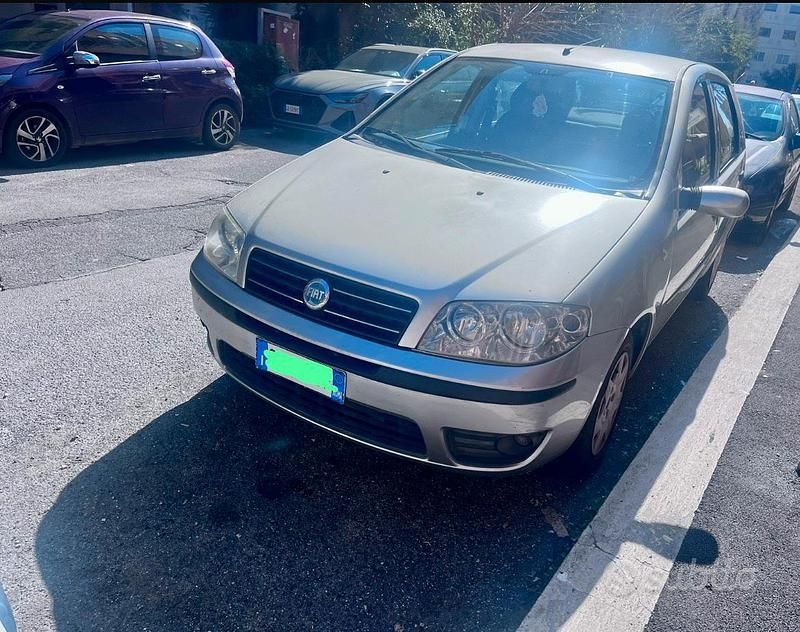 Usata Fiat Punto 75 CV (55 kW) 2005 Grigio Utilitaria