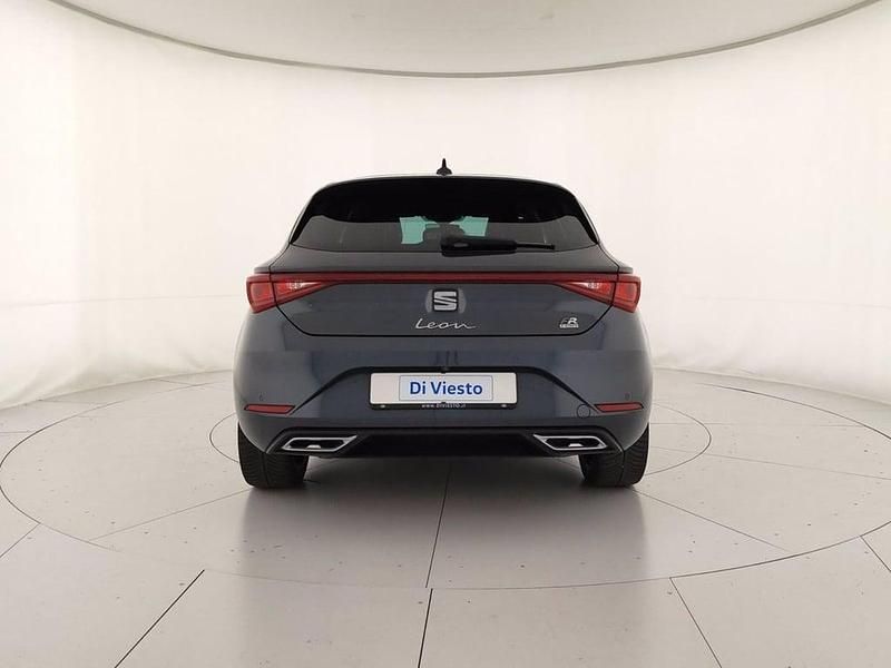 Käytetty Seat Leon FR 204 HP (150 kW) 2021 "magnetic tech" Sedan